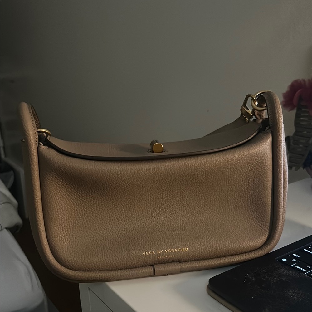 Vera by Verafied Tan leatherTan Shoulder Bag with Gold Accent